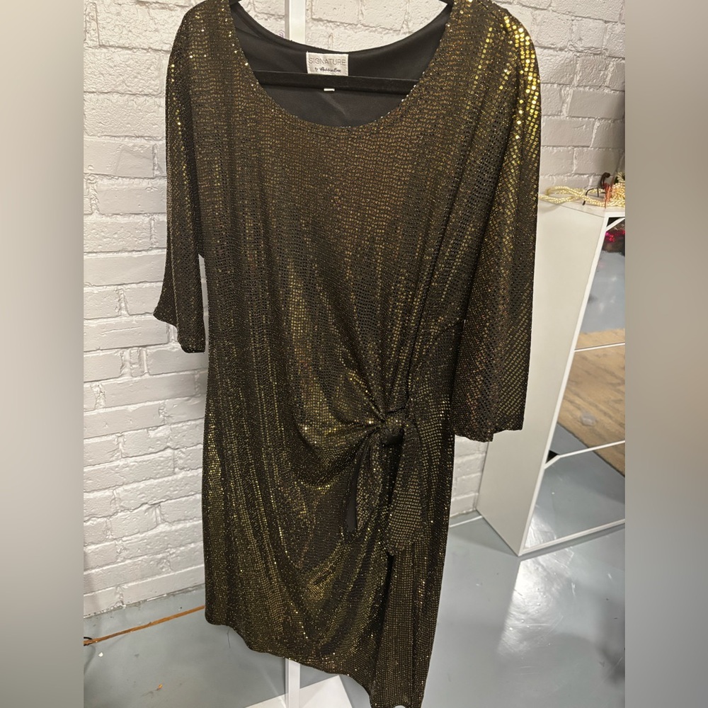 Signature by Robbie Bee Black and Gold Sequin Dress